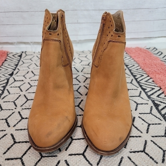 LUCKY BRAND ELLER CAMEL TAN HEELED BOOTIES, SZ 7.5 - Picture 8 of 12